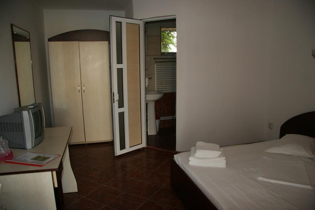 Hotel Laguna فاما فيكي الغرفة الصورة